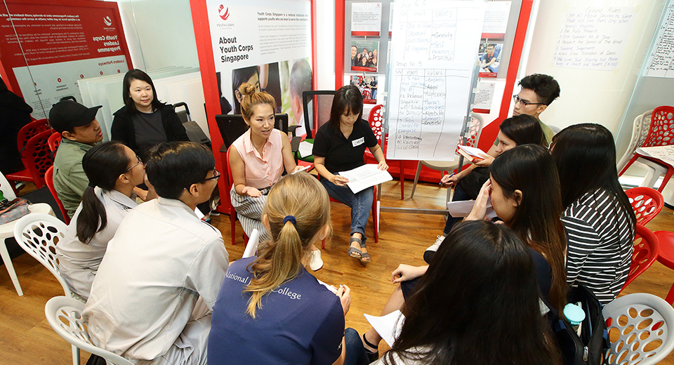 Inch Chua in discussion with youth participants at SG Youth Action Plan engagement (Credit: MCCY)
