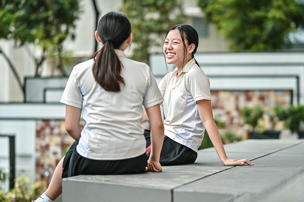 Yi Xuan and friend