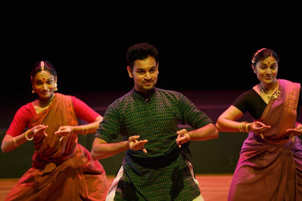 Participants from a Bharatanatyam Masterclass that Apsaras Arts held in 2015
