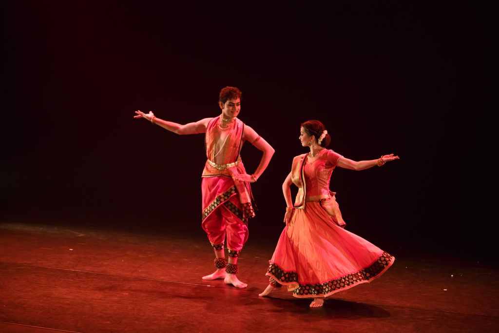 Mohanapriyan Thavarajah and Shivangi Dake Robert performing the Ode to Surtya Bharatanatyam and Kathak duet in 2016