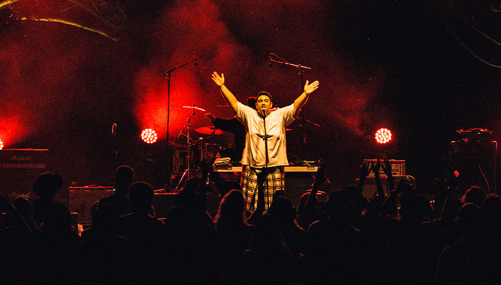 abangsapau on stage at a performance