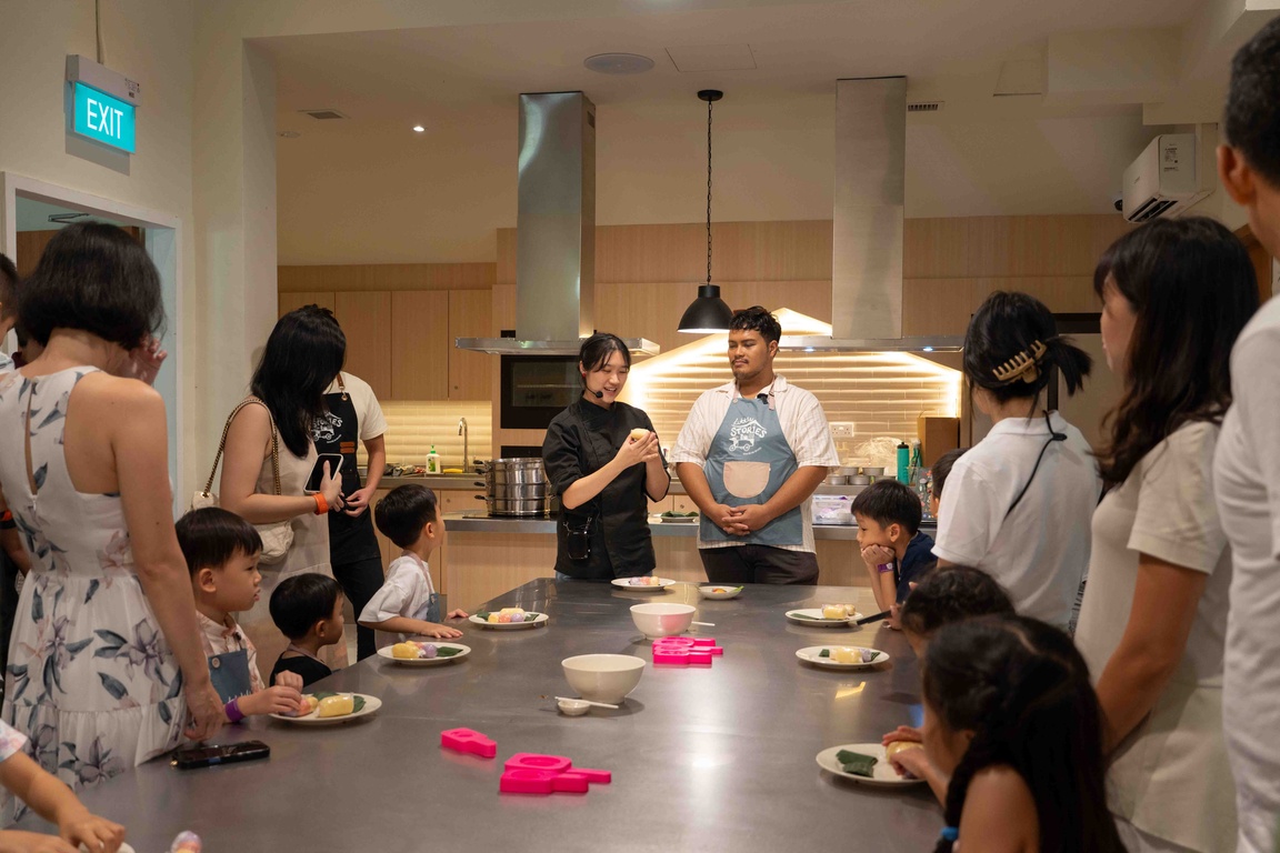 Children participating in one of Yeo Min’s traditional chinese pastry workshop - Rainbow ang ku kueh