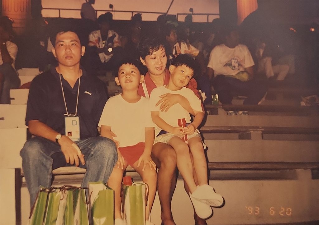 Derek and his family at the Former Singapore Badminton Hall